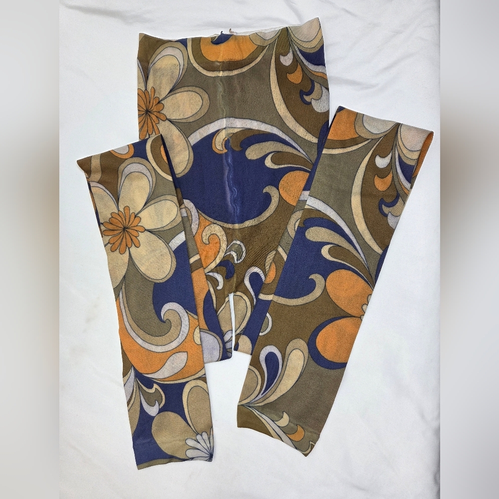 Source Unknown Floral Patterned Cropped Hosiery -… - image 1